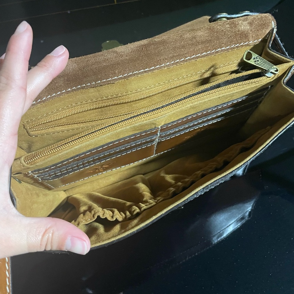 Patricia Nash crossbody - Picture 2 of 3